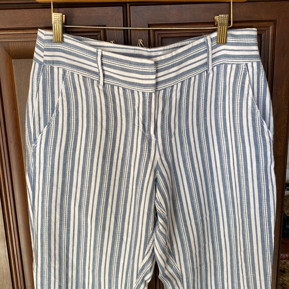 LOFT Cropped Pants - Picture 2 of 9